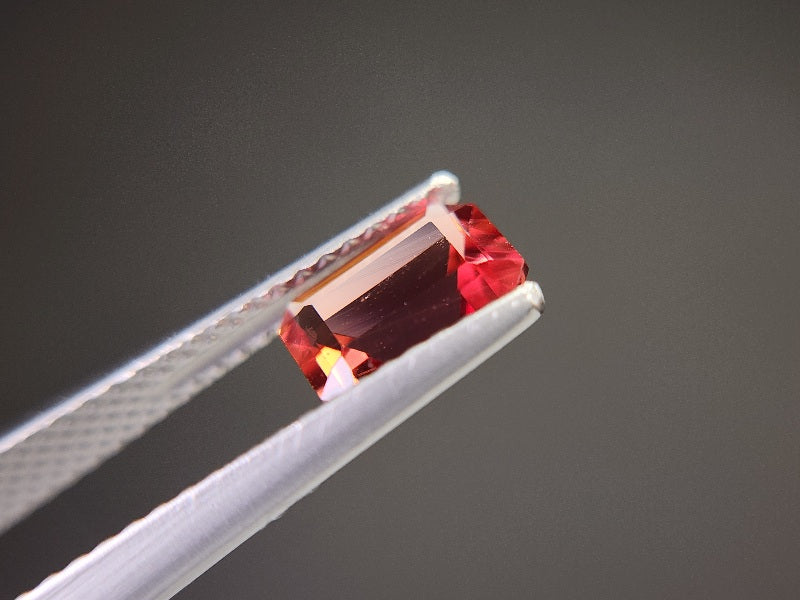 0151-2-8　バイカラーアンデシン　0.87ct