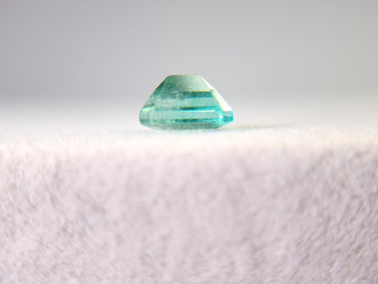 0936-5　エメラルド(ザンビア産)　0.63ct