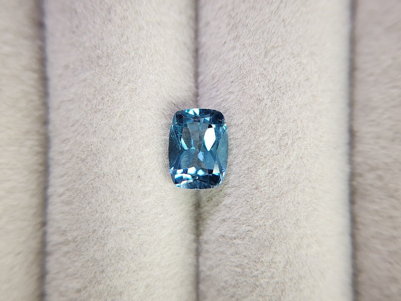 0931-14　ロンドンブルートパーズ（欠けあり）　1.58ct