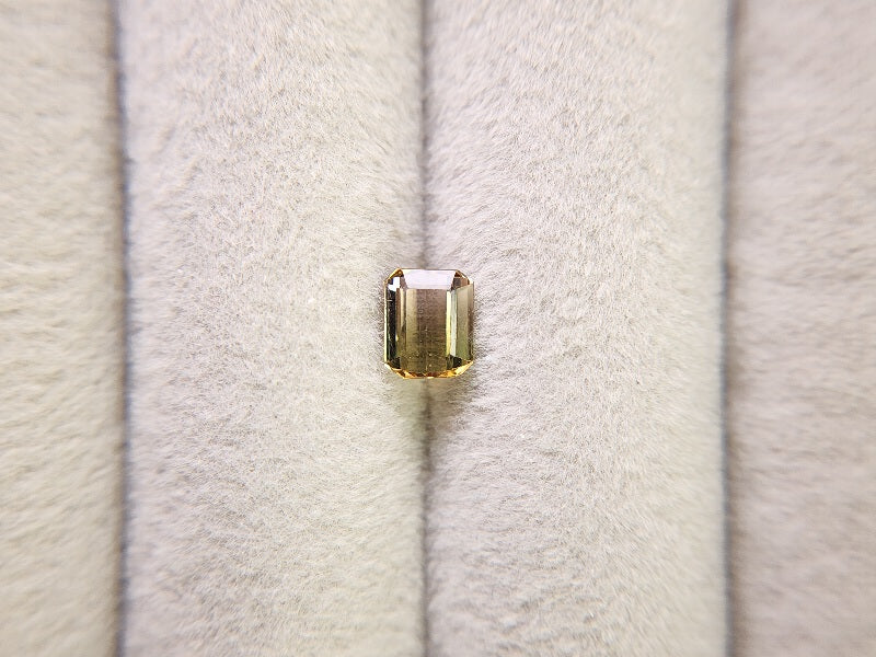 0879-30  トルマリン  0.72ct