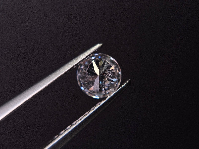 MOI-8　合成モアッサナイト　0.46ct