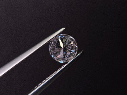 MOI-8　合成モアッサナイト　0.46ct