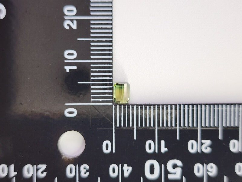 0879-58　トルマリン  0.56ct　