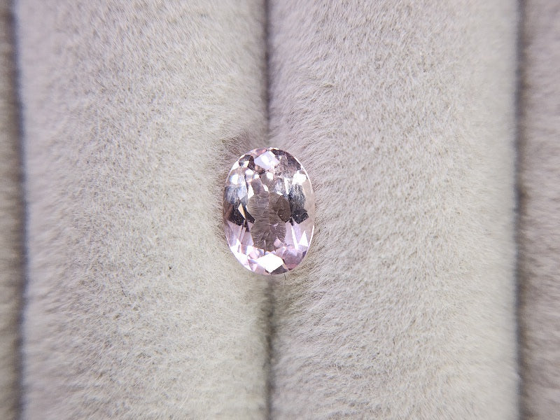 0908-11　モルガナイト　0.99ct