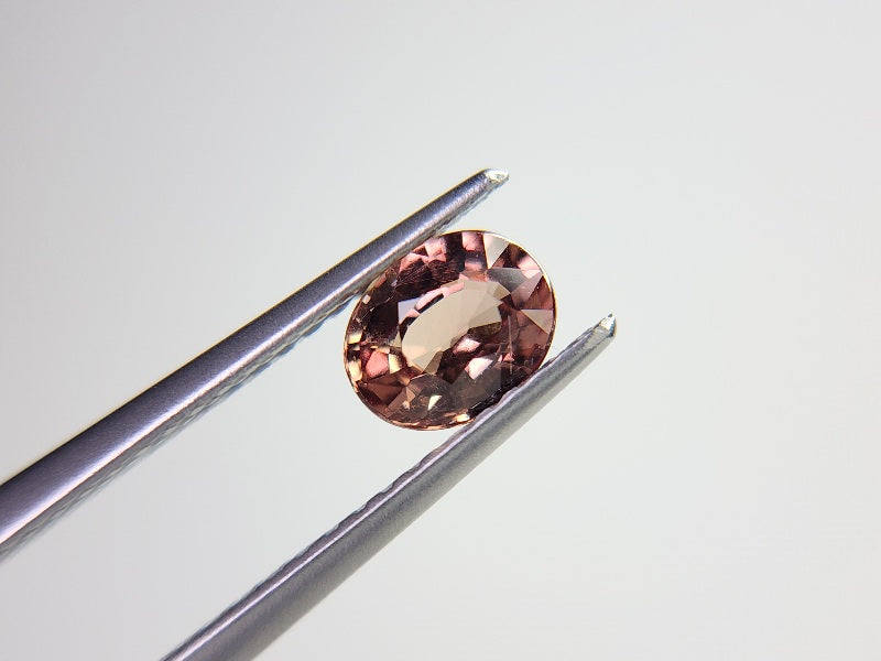 ccGA-8　カラーチェンジガーネット　0.74ct