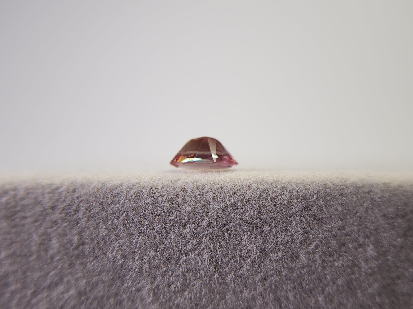 0152-2-2　バイカラーアンデシン　0.33ct