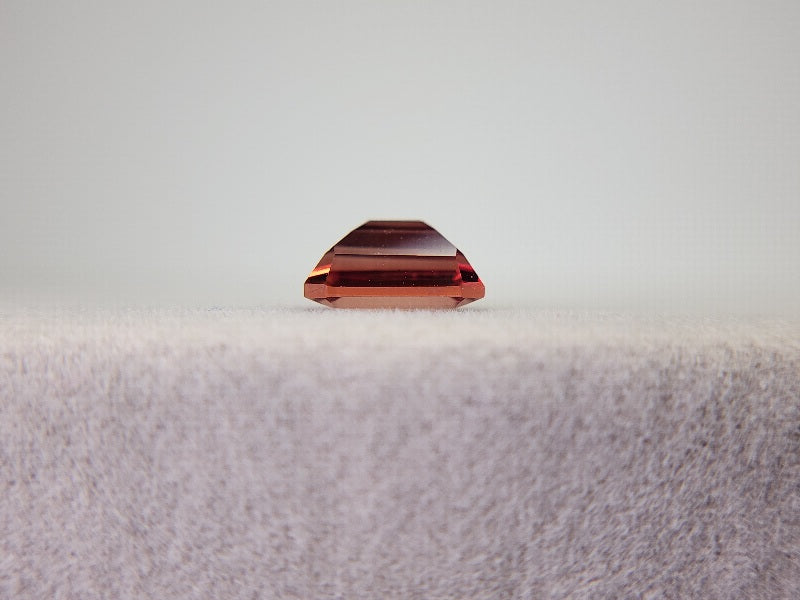 0151-2-4　バイカラーアンデシン　0.95ct