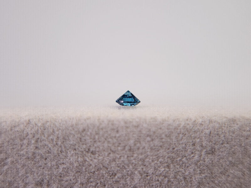 0015-3-5　ブルーダイヤモンド(トリートメント)　0.05ct