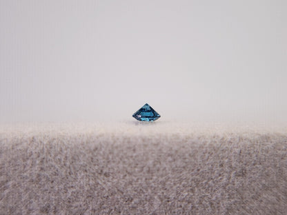 0015-3-5　ブルーダイヤモンド(トリートメント)　0.05ct