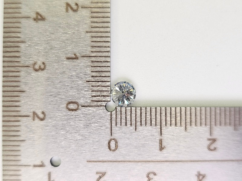 MOI-7　合成モアッサナイト　0.48ct