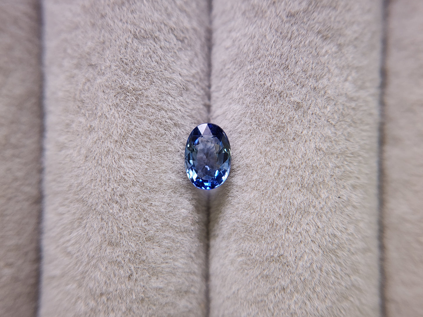 0904-9　サファイア　0.66ct