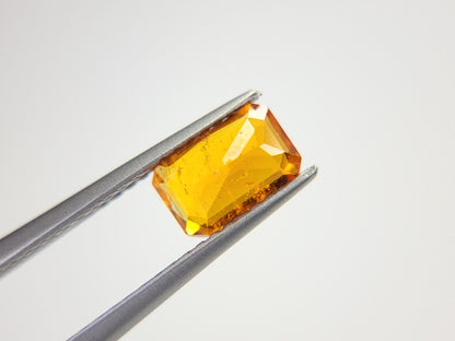 0218-1　クリノヒューマイト　1.10ct