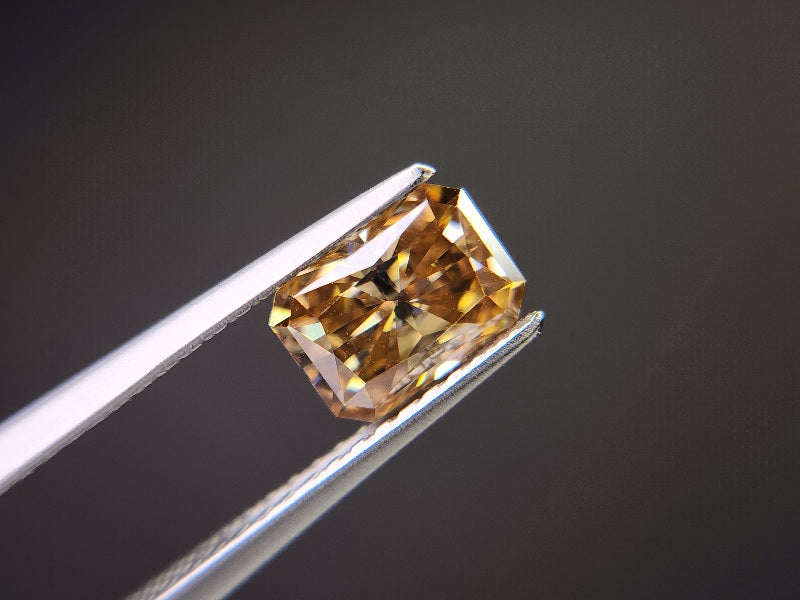 brMOI-2　合成ブラウンモアッサナイト　0.96ct