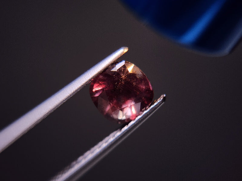 ccGA-19　カラーチェンジガーネット　1.35ct