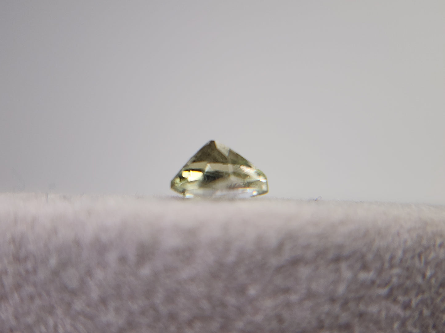 0644-10-3　ゾイサイト　0.36ct