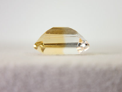 0365-4-22　バイカラーシトリン　2.51ct