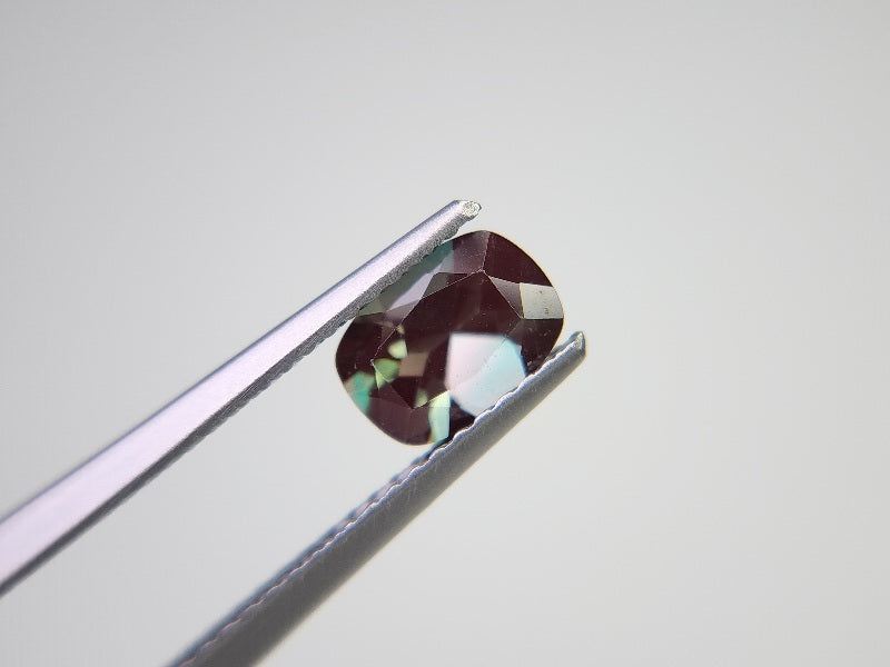 0504-8　バイカラーアンデシン　0.83ct