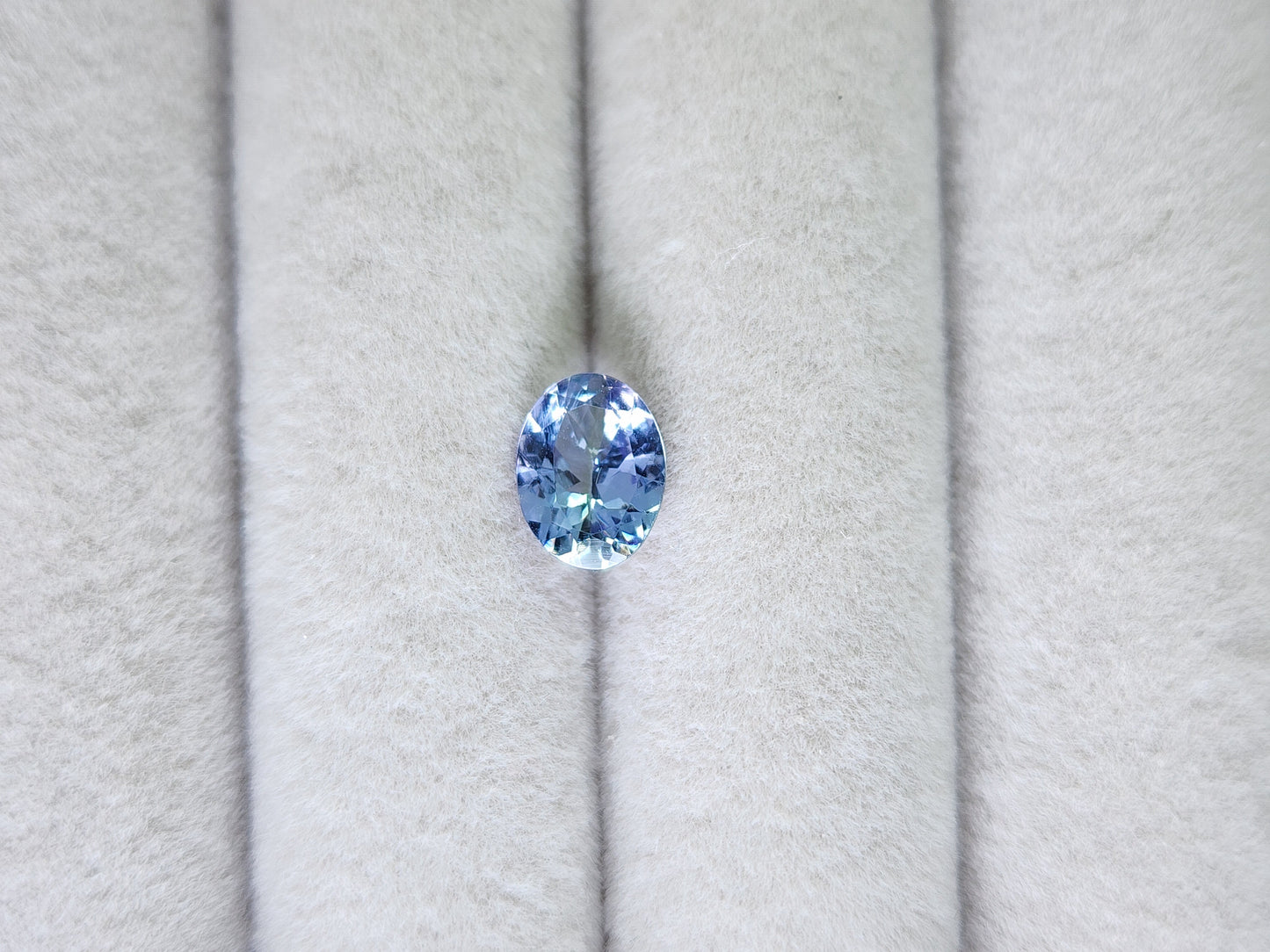 0876-23 バイカラータンザナイト 1.28ct