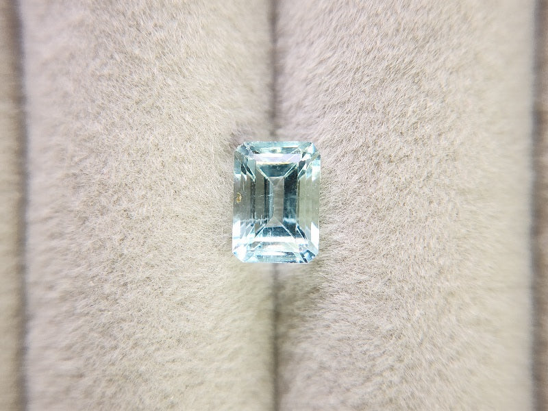 0008-16　アクアマリン　0.74ct