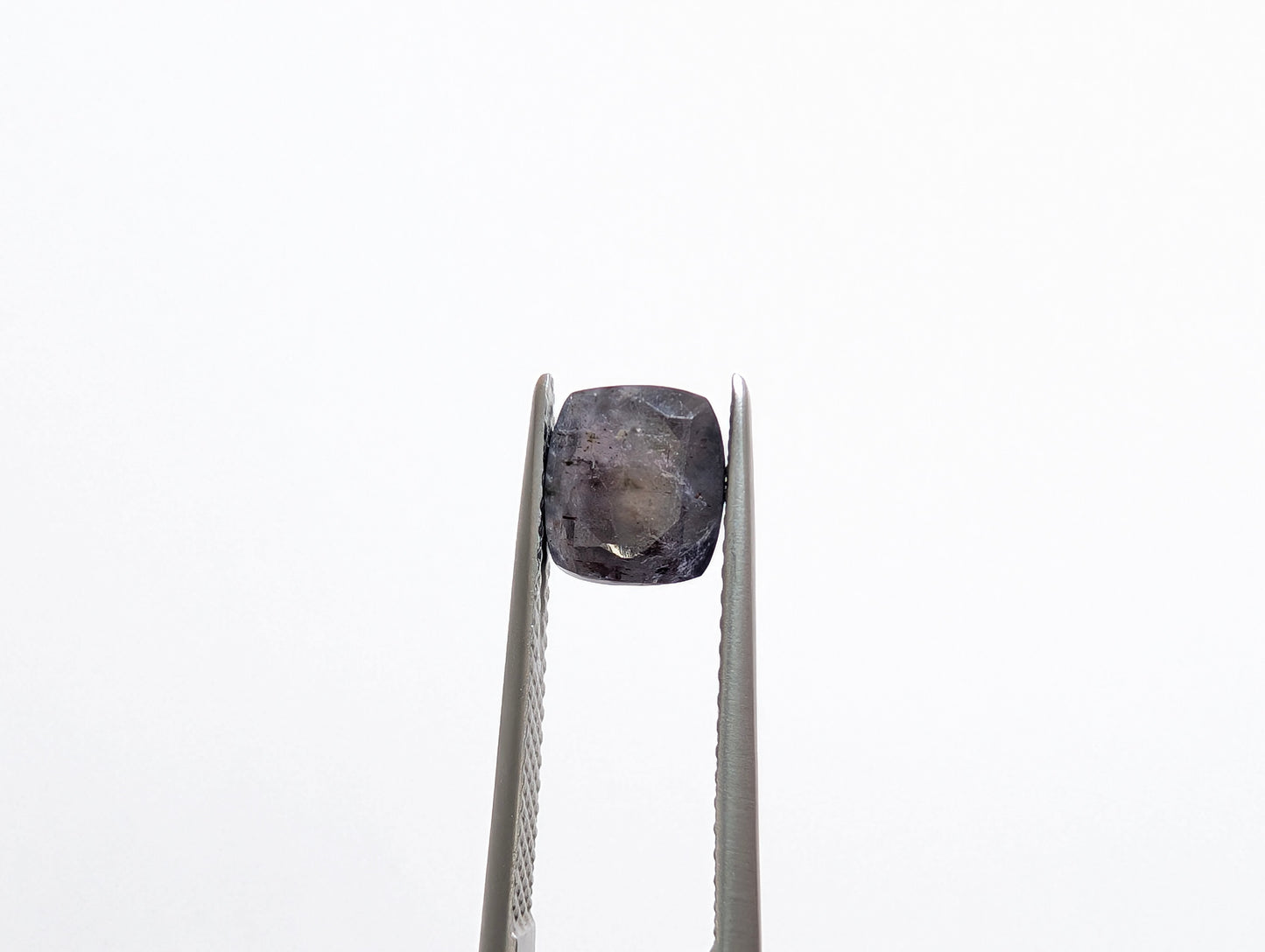 0243　アイオライトサンストーン　1.35ct