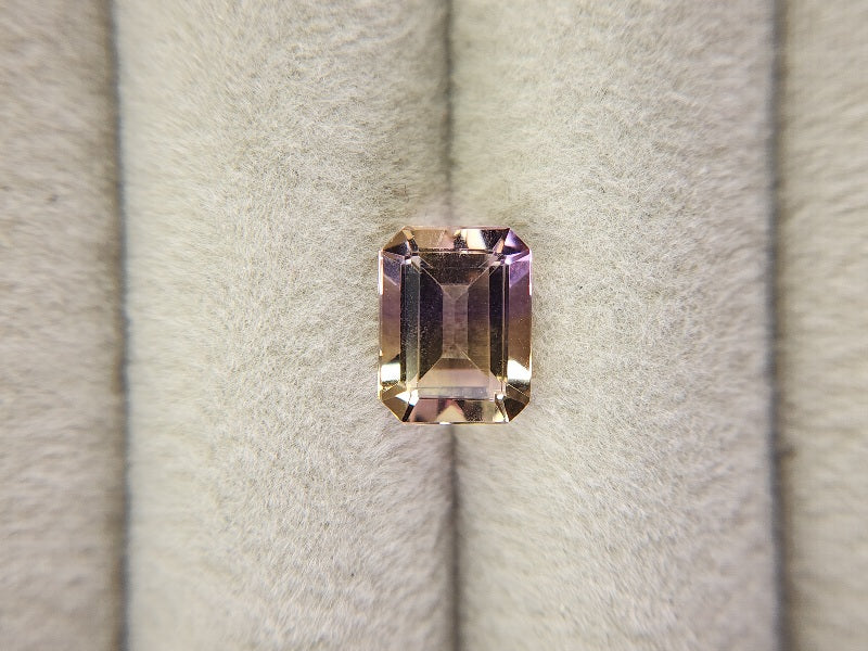 AMT-15　アメトリン　2.35ct