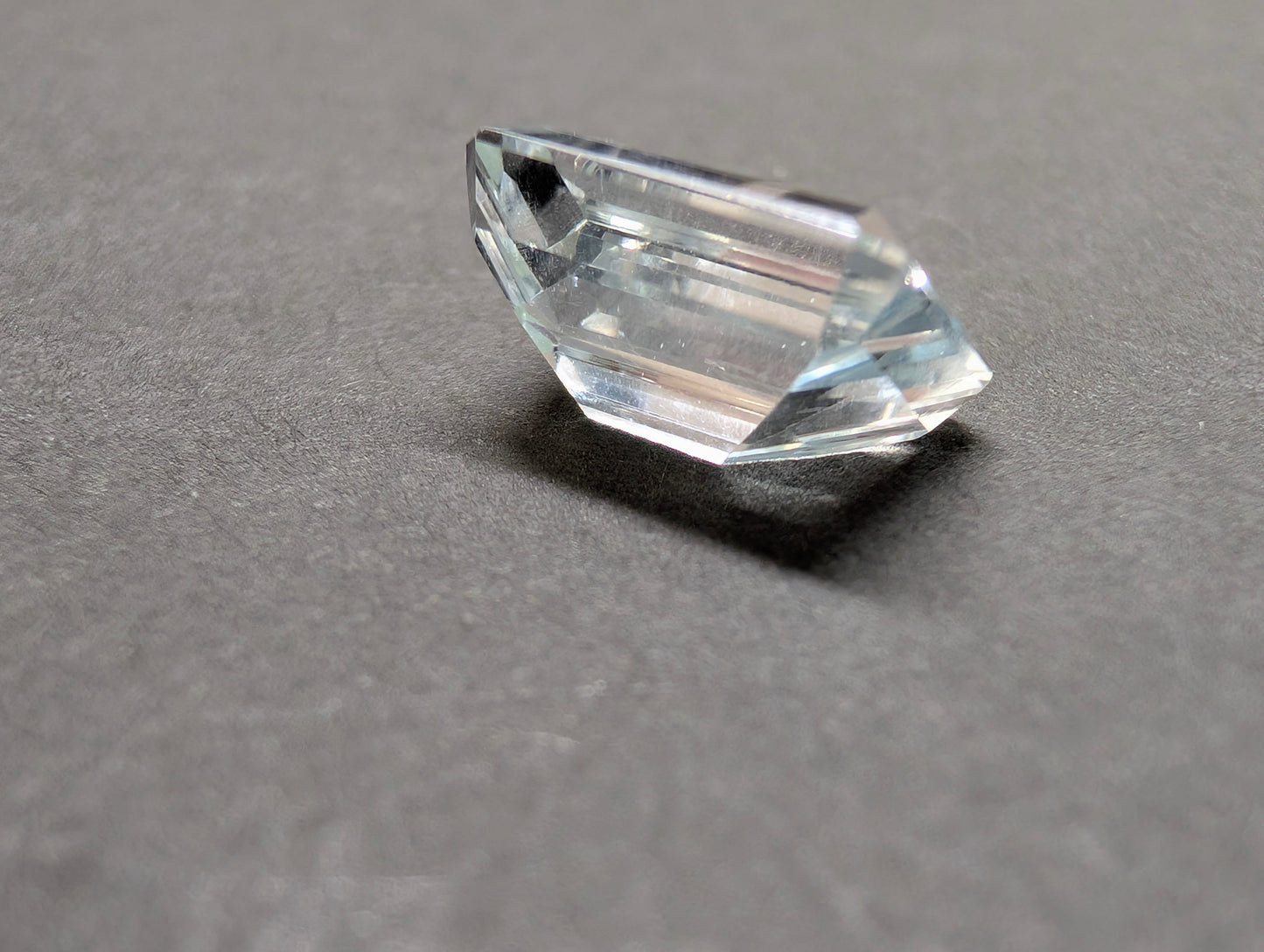 0054 バイカラートパーズ 6.90ct