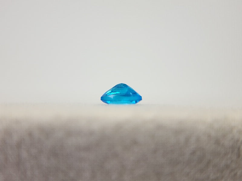 0530-2　ネオンブルーアパタイト　0.19ct