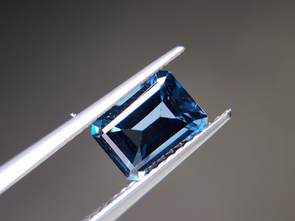 0931-6　ロンドンブルートパーズ　2.06ct