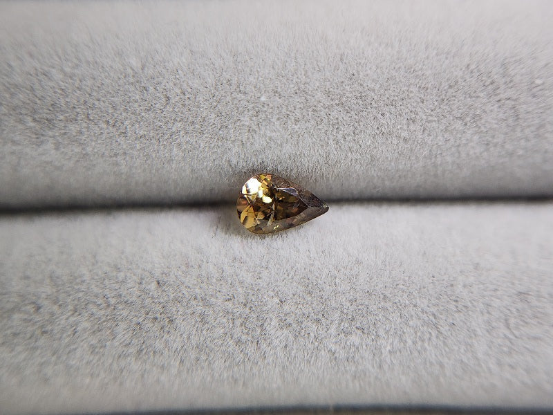 0644-17-2　ゾイサイト　0.40ct