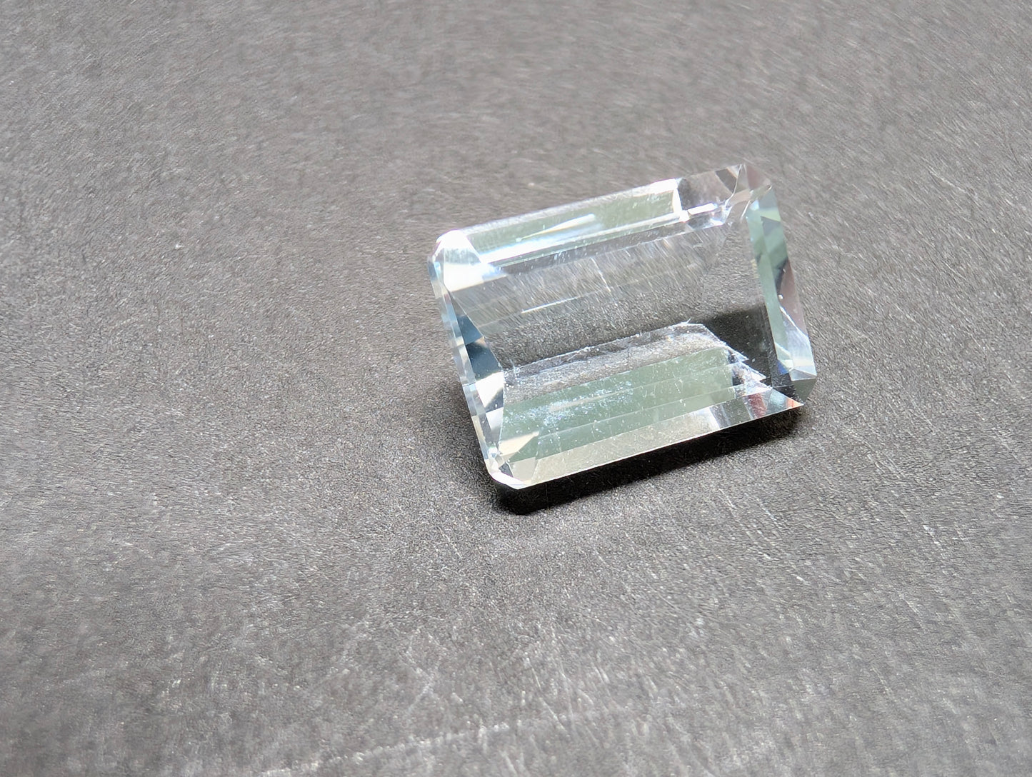 0080 バイカラートパーズ 3.37ct