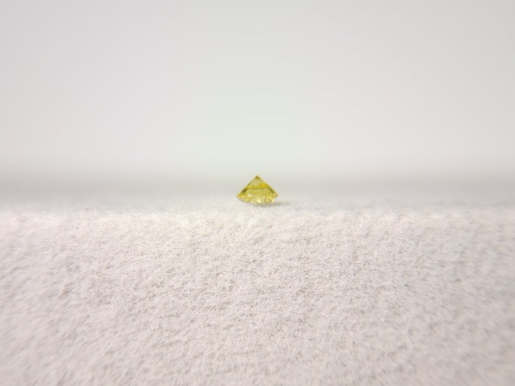 yeDM-8　イエローダイヤモンド　0.06ct