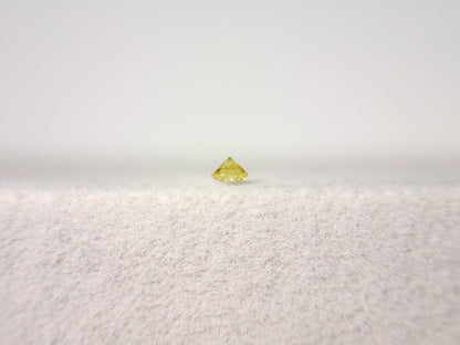 yeDM-8　イエローダイヤモンド　0.06ct