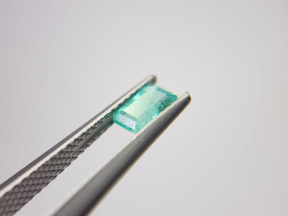 0936-12　エメラルド(ザンビア産)　0.61ct