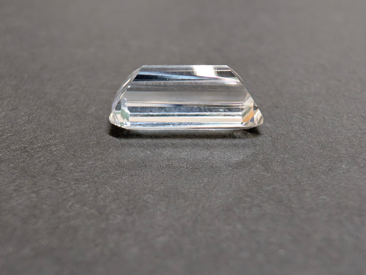 0075 バイカラートパーズ 5.16ct