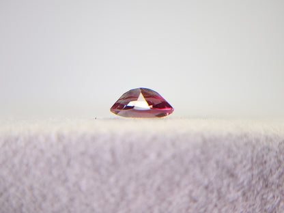 0152-2-3　バイカラーアンデシン　0.37ct