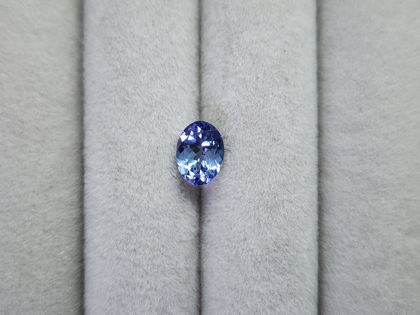 0876-8　バイカラータンザナイト　1.42ct