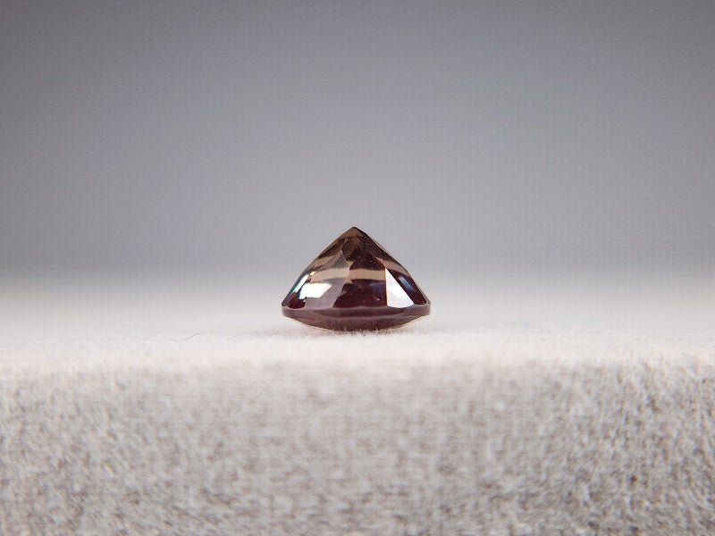 0504-9　バイカラーアンデシン　0.82ct