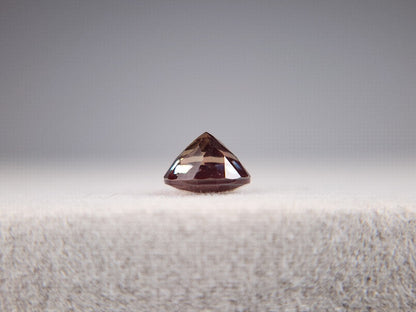 0504-9　バイカラーアンデシン　0.82ct