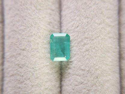 EM-9　エメラルド　1.05ct