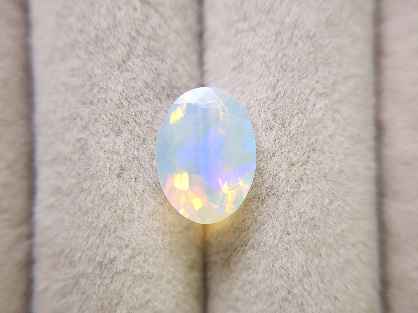 0916-5　オパール　2.25ct