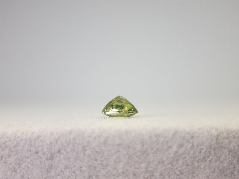 0873-5-2　デマントイドガーネット　0.30ct