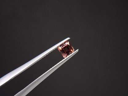 pi-Z-2　ピンクジルコン　0.66ct