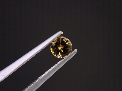 0657-19-1　ゾイサイト　0.38ct