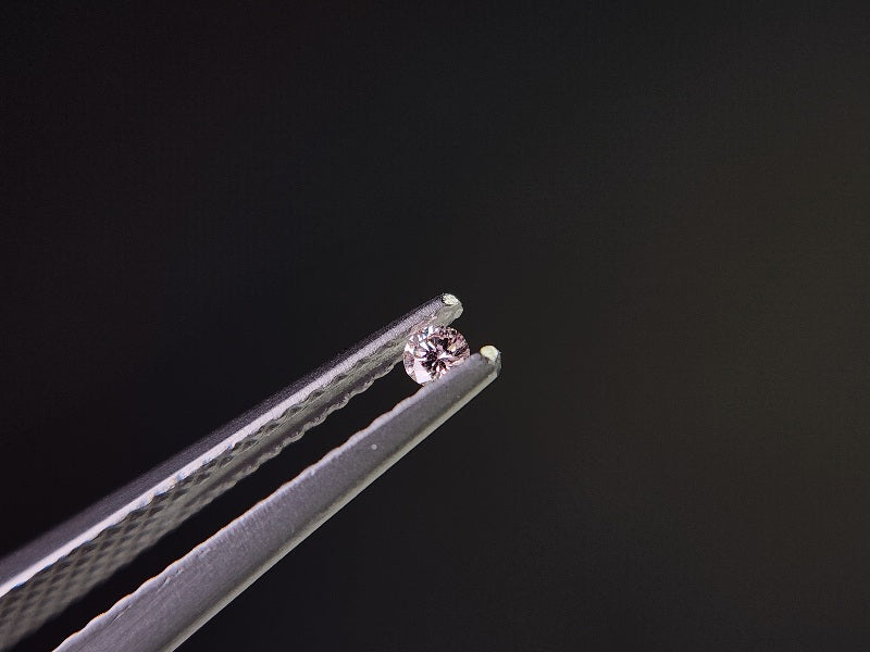 0015-4-1　ピンクダイヤモンド　0.03ct