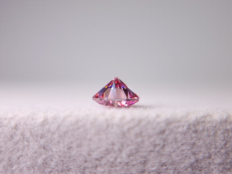 piMOI-2　合成ピンクモアッサナイト　0.44ct