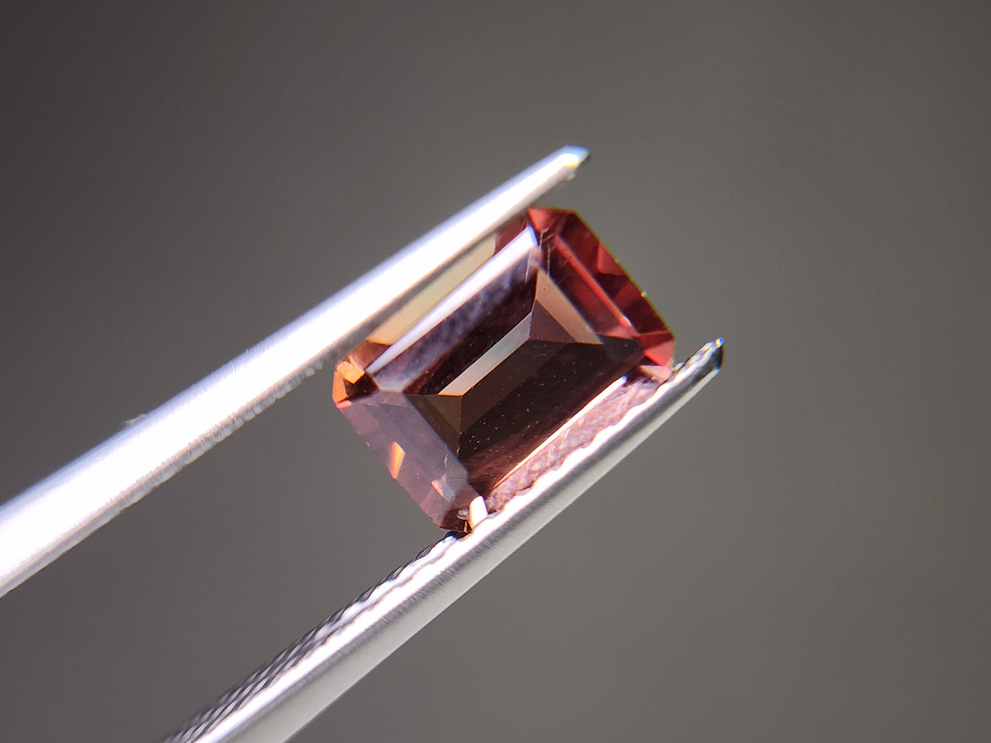 0151-3-10　バイカラーアンデシン　0.92ct