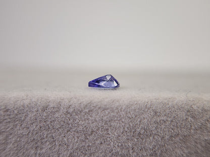 0644-15-2　ゾイサイト　0.30ct