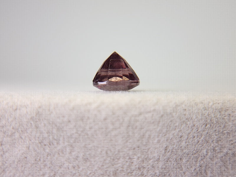 ccGA-19　カラーチェンジガーネット　1.35ct