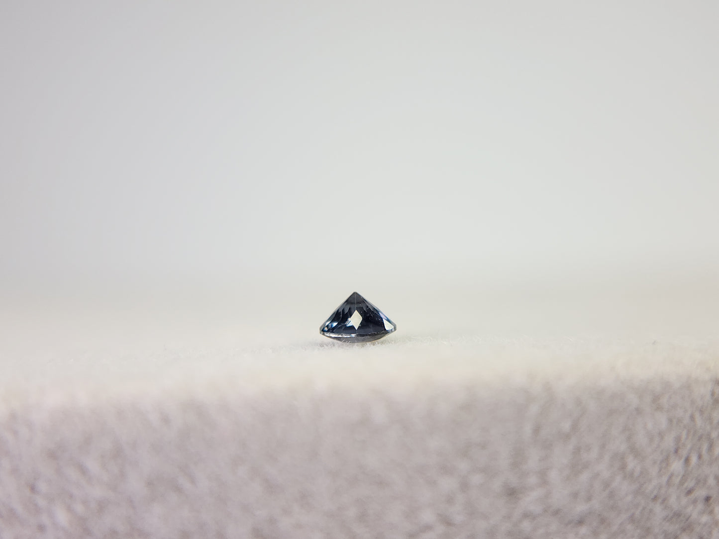 0929-10　ブルースピネル　0.14ct