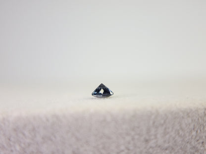 0929-10　ブルースピネル　0.14ct